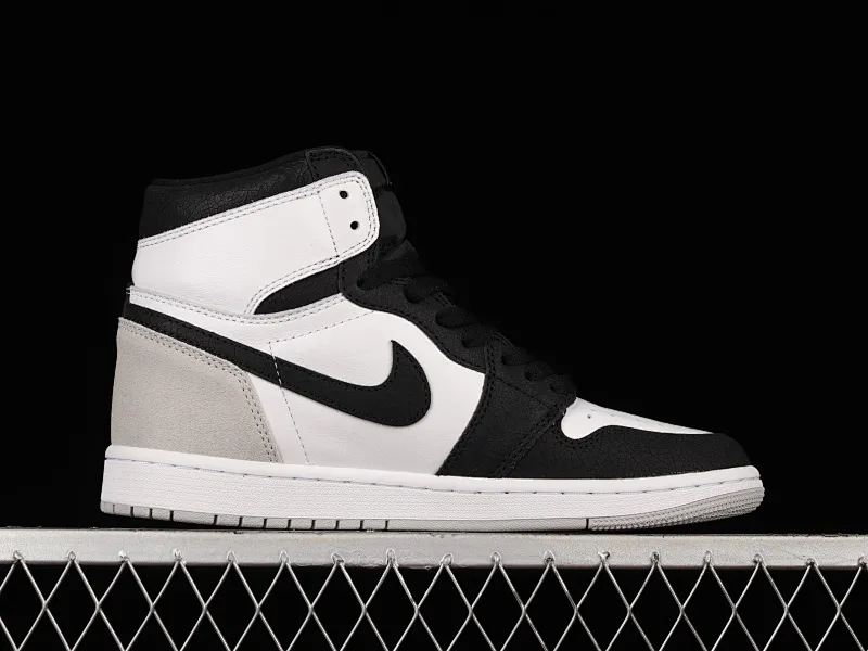All categories Air Jordan Jordan series basketball shoes Air Jordan 1 High foreign trade version Air Jordan 1 High OG "Stage Haze" AJ1 Joe 1 black and gray toe 555088-108